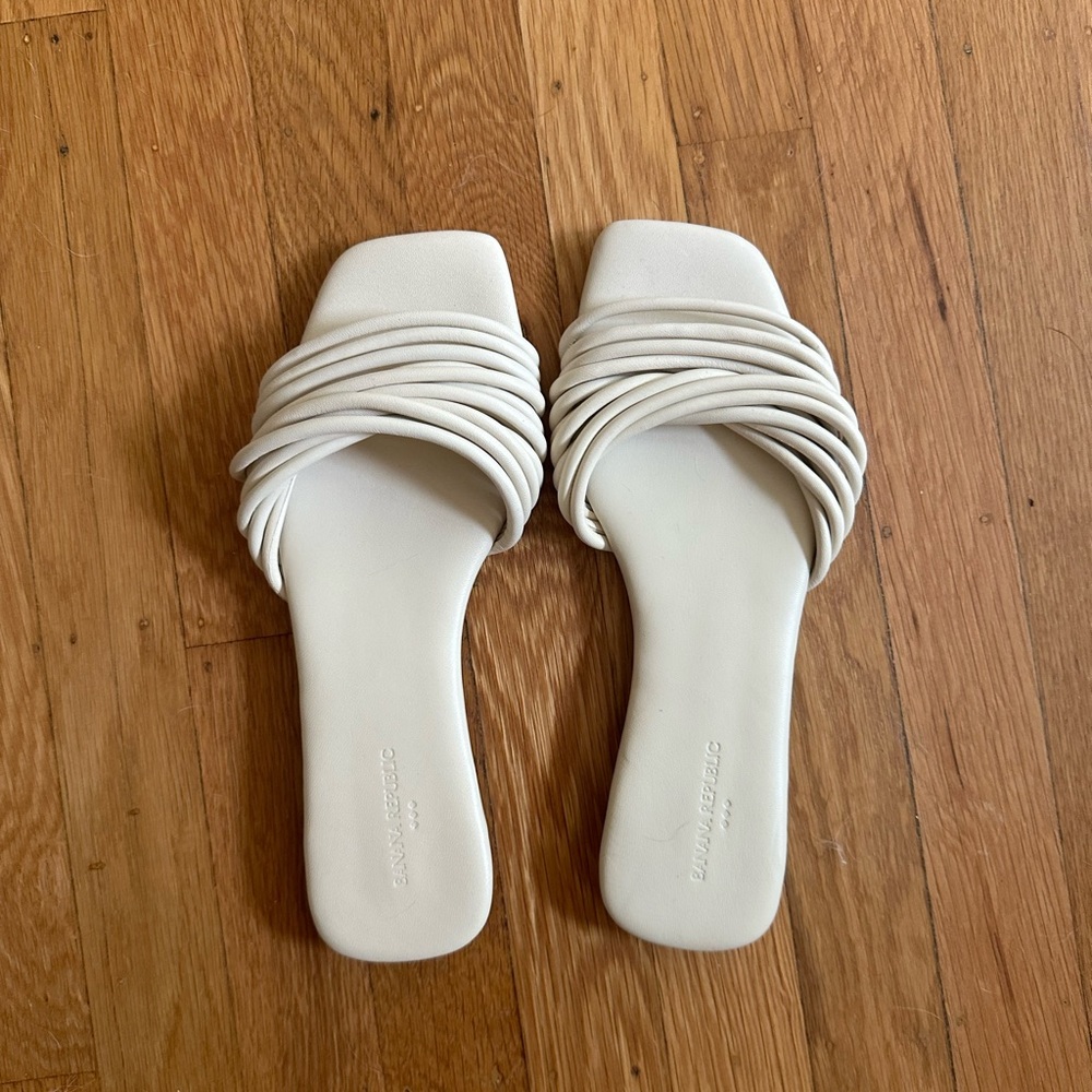 Banana Republic Strappy Sandals - Size 8 (NWOT)